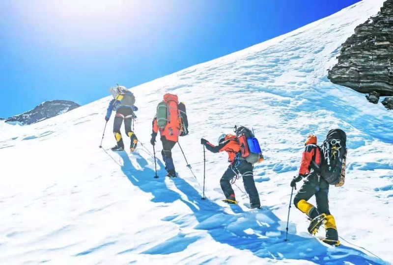 登山隊